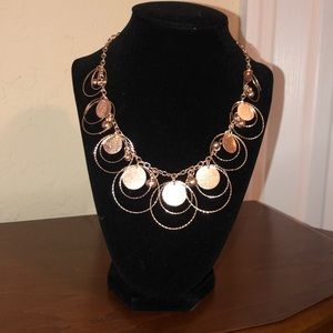 Circle detail statement necklace